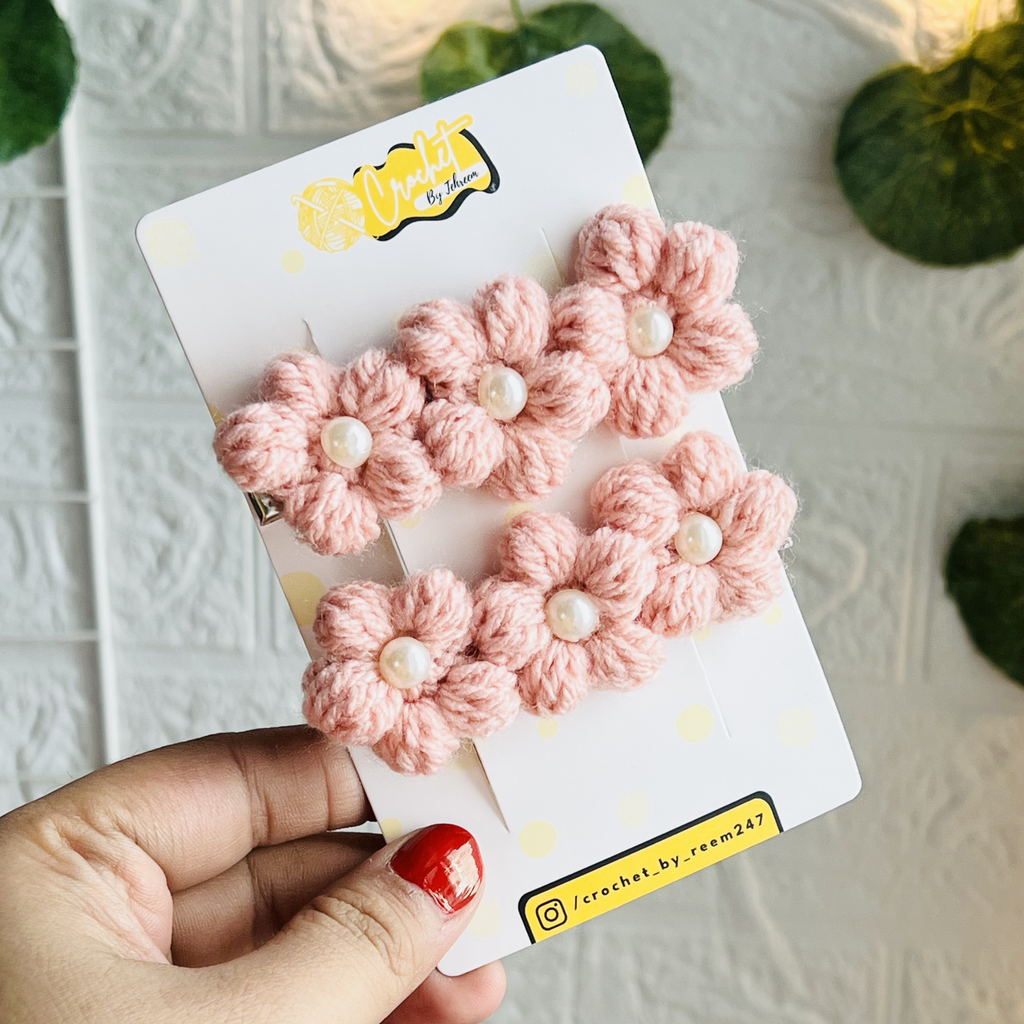 The Puff Flower Clips
