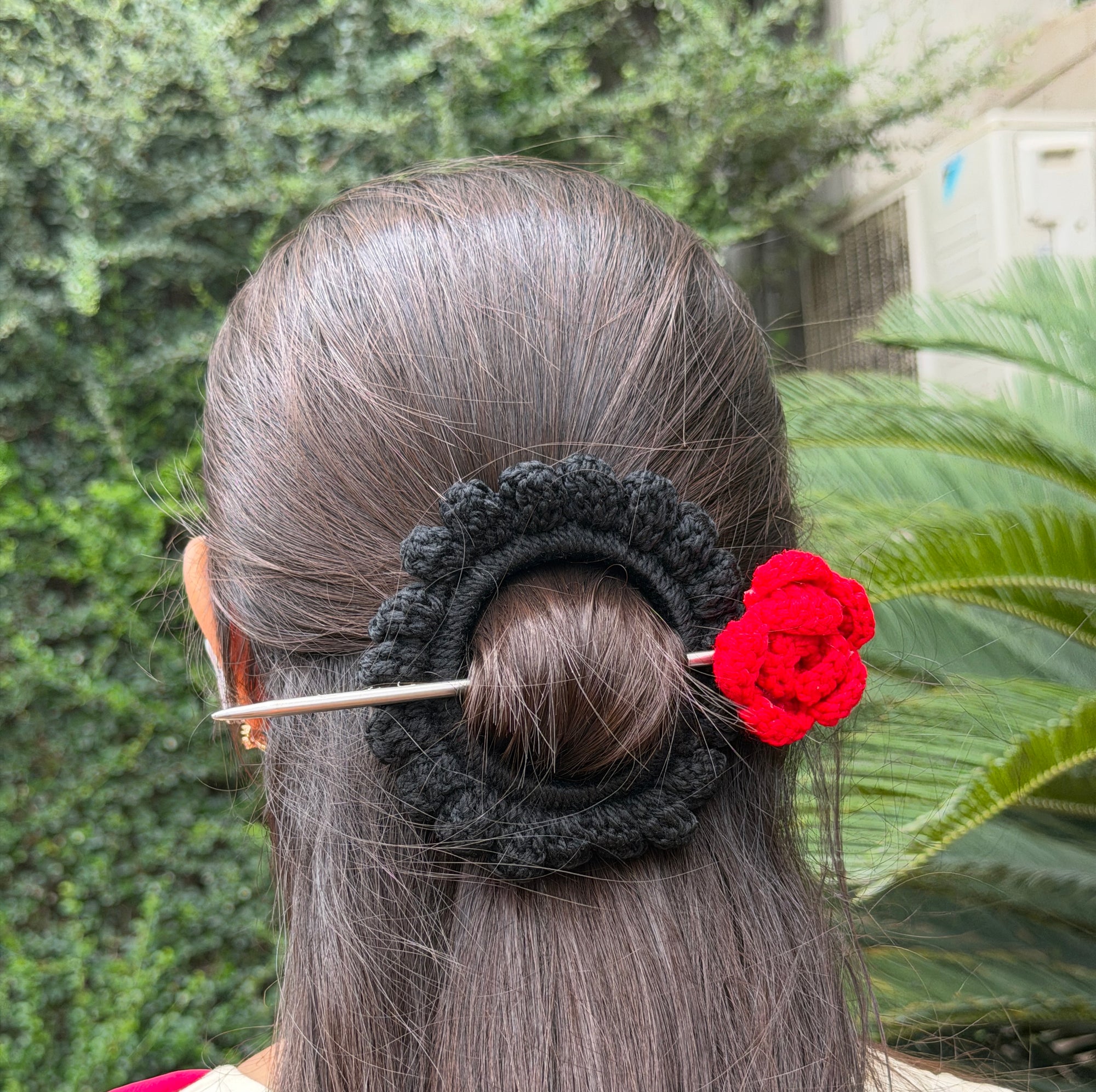 The Midnight Rose Bun Stick