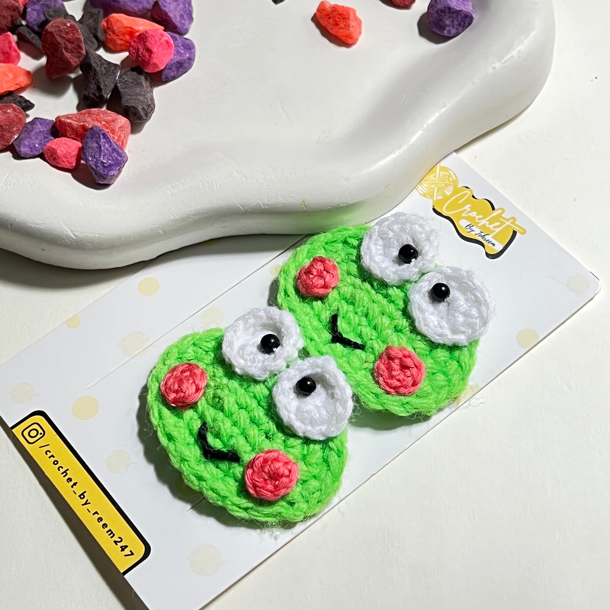 The Pondside Froggy Clips